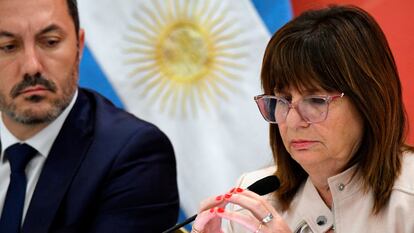 El ministro de Defensa argentino, Luis Petri, y la ministra de Seguridad, Patricia Bullrich, a mediados de marzo.