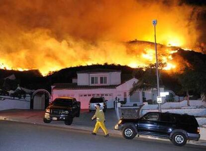 Uno de los incendios al norte de Los Ángeles de los últimos días.