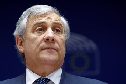 Antonio Tajani, actual presidente del Parlamento Europeo, se ha dirigido a Guaidó como "presidente" y lo ha reconocido como único interlocutor en Venezuela. La UE tiene previsto reconocer a Guaidó este jueves como 'presidente interino' de Venezuela. En la imagen, Tajani al comienzo de la sesión plenaria del Parlamento en Bruselas, este miércoles.