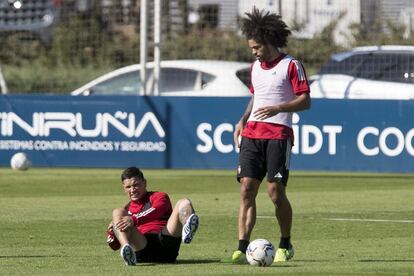 Chimy Ávila, tras romperse el ligamento cruzado anterior de la rodilla derecha.