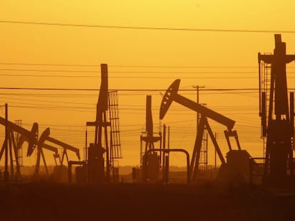 Planta de extracción a través de la técnica de fractura hidráulica en California.
