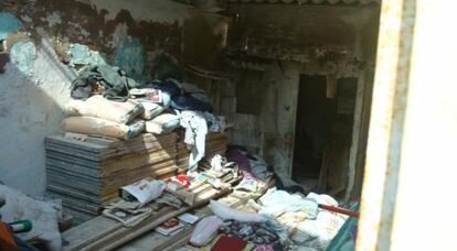 Imagen de una casa ocupada en el barrio tomada por los vecinos.