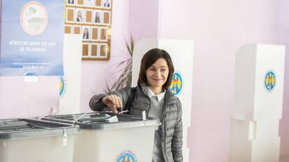 Maia Sandu, primera ministra moldava, vota el 3 de noviembre en Chisinau en la segunda ronda de las municipales.