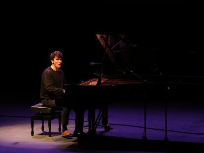 El pianista polaco Marcin Masecki, durante su actuación en el JazzMadrid del teatro Fernando Fernán Gomez de Madrid.