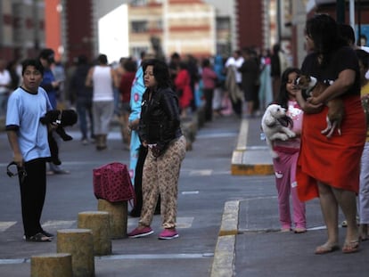 Moradores nas ruas da capital do México após o novo terremoto.