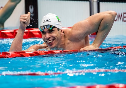 Phelipe Rodrigues celebra a 8ª medalha paralímpica de sua carreira, um bronze nos 50m categoria S10.