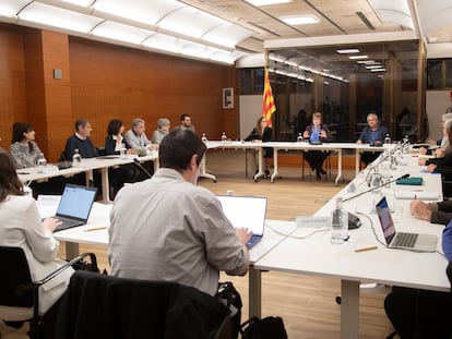 Primera reunión de la comisión de expertos nombrada para mejorar los resultados educativos, presidida este miércoles por la consejera de Educación, Anna Simó.