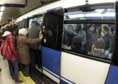 Un vagn de Metro en la estacin de Sol. EFE/Archivo