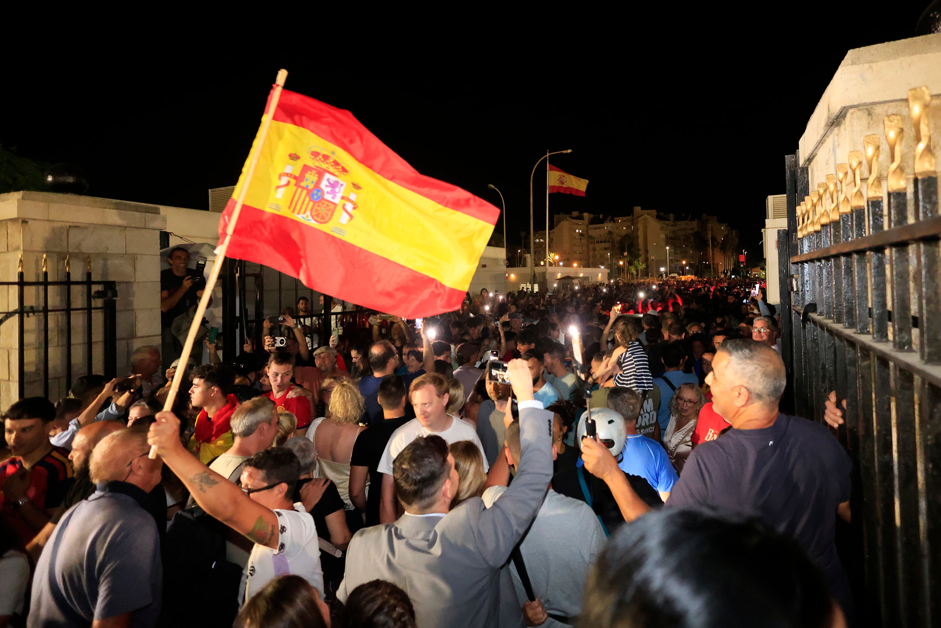 La frontera de Gibraltar hace historia a medianoche: “Hemos esquivado el Brexit”