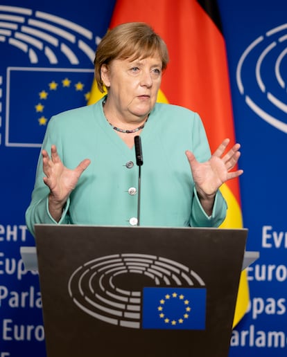 La canciller alemana, Angela Merkel, en el Parlamento Europeo, en Bruselas, Bélgica.