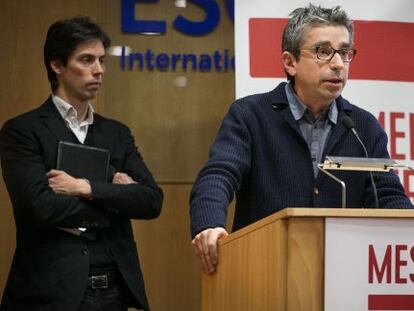 Jordi Mart&iacute; (d), pr&oacute;ximo gerente del Ayuntamiento de Barcelona, en un acto de MES. 