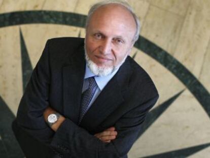 Hans-Werner Sinn posa en la sede del IFO en M&uacute;nich.