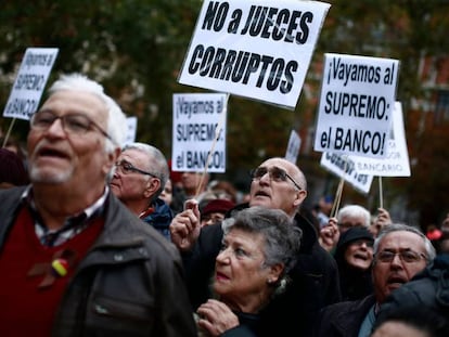 Protesta ante el Supremo contra el fallo sobre el impuesto de las hipotecas.