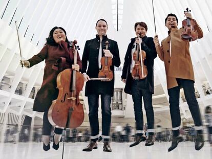 El elenco de Calidore String Quartet que se presentarán en el Auditorio con Cristina Gómez.