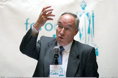 El presidente de Endesa, Manuel Pizarro, durante la conferencia que ha ofrecido hoy en el Foro de Cádiz.