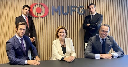 Equipo de MUFG en Madrid, con Genoveva Ramón-Borja, responsable de banca corporativa del banco para el sur de Europa, en el centro. 