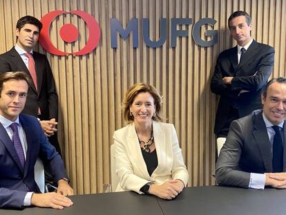 Equipo de MUFG en Madrid, con Genoveva Ramón-Borja, responsable de banca corporativa del banco para el sur de Europa, en el centro. 
