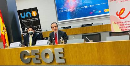 El presidente de UNO, Francisco Aranda, y el consejero de Transportes e Infraestructuras de la Comunidad de Madrid, David Pérez.