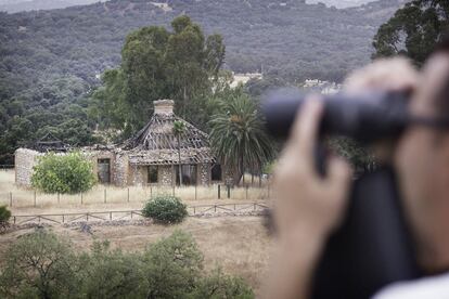 Casas de los ingleses, antigua residencia de los ingenieros y del director de la mina, construidas en piedra caliza procedente del yacimiento.