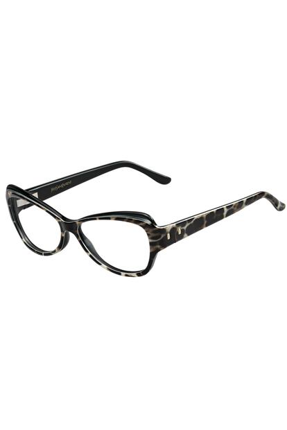 Yves Saint Laurent mezcla dos tendencias: la montura estilo ojo de gato y el estampado (240€).