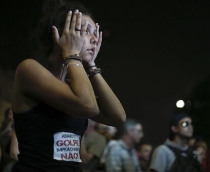 Em São Paulo, a tensão dos que são contra o impeachment e acompanhavam a votação no vale do Anhangabaú. 