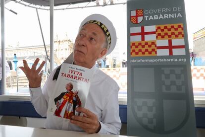 Albert Boadella, amb el seu llibre '¡Viva Tabarnia!'.