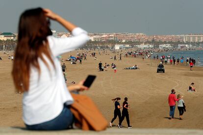 Imagen de la playa de la Malvarrosa, en Valencia, a finales de febrero.