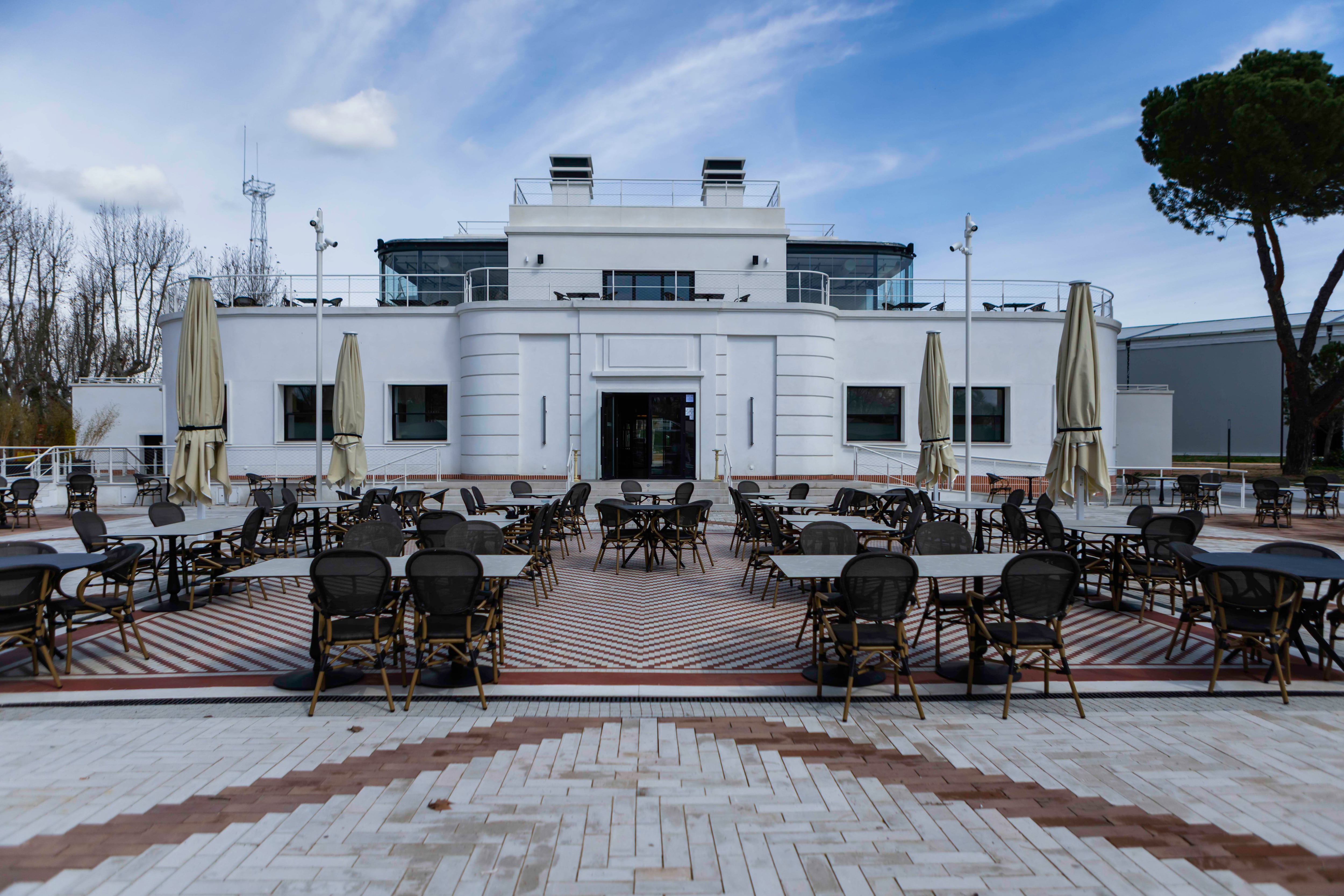 Vista frontal del restaurante Playa Madrid 1932, cuya reforma ha sido realizada por el estudio de arquitectura Arvo.