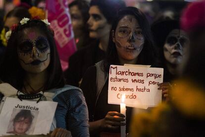 Mujeres protestan contra la violencia feminicida en M&eacute;xico hace un mes y medio.