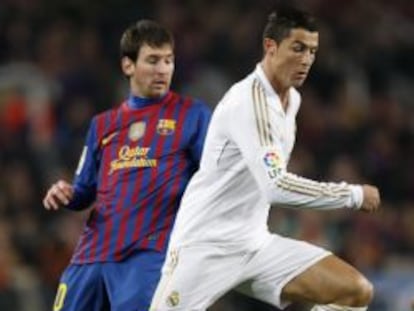 Cristiano Ronaldo, junto a Leo Messi, en uno de los &uacute;ltimos &#039;cl&aacute;sicos&#039;.