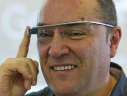 El desarrollador Andreu Ibáñez, durante la presentación de las aplicaciones para el dispositivo Google Glass.