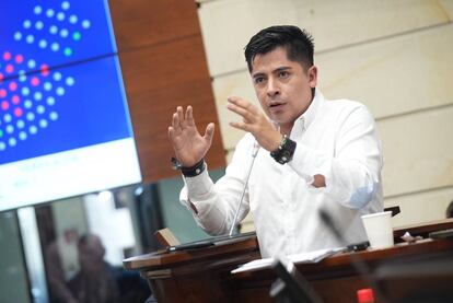 El senador Ariel Ávila, coordinador ponente del proyecto de acto legislativo que reforma los artículos 357 y 358 de la Constitución, el 22 de octubre de 2024