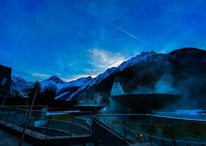 Un espectacular paisaje montañoso envuelve al spa de Längenfeld, en Austria.