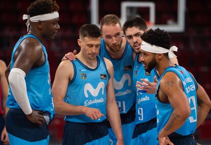 Delgado, Avramovic, Brown, Vicedo y Roberson, en un partido del Estudiantes. acbphoto