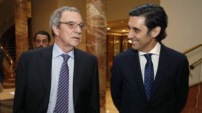 El presidente de Telef&oacute;nica, Jos&eacute; Mar&iacute;a &Aacute;lvarez Pallete (derecha) y el presidente de la Fundaci&oacute;n Telef&oacute;nica, Cesar Alierta.