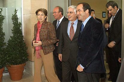 Magdalena Álvarez y José Bono, junto a José María Barreda, en la inauguración del aeropuerto de Albacete.