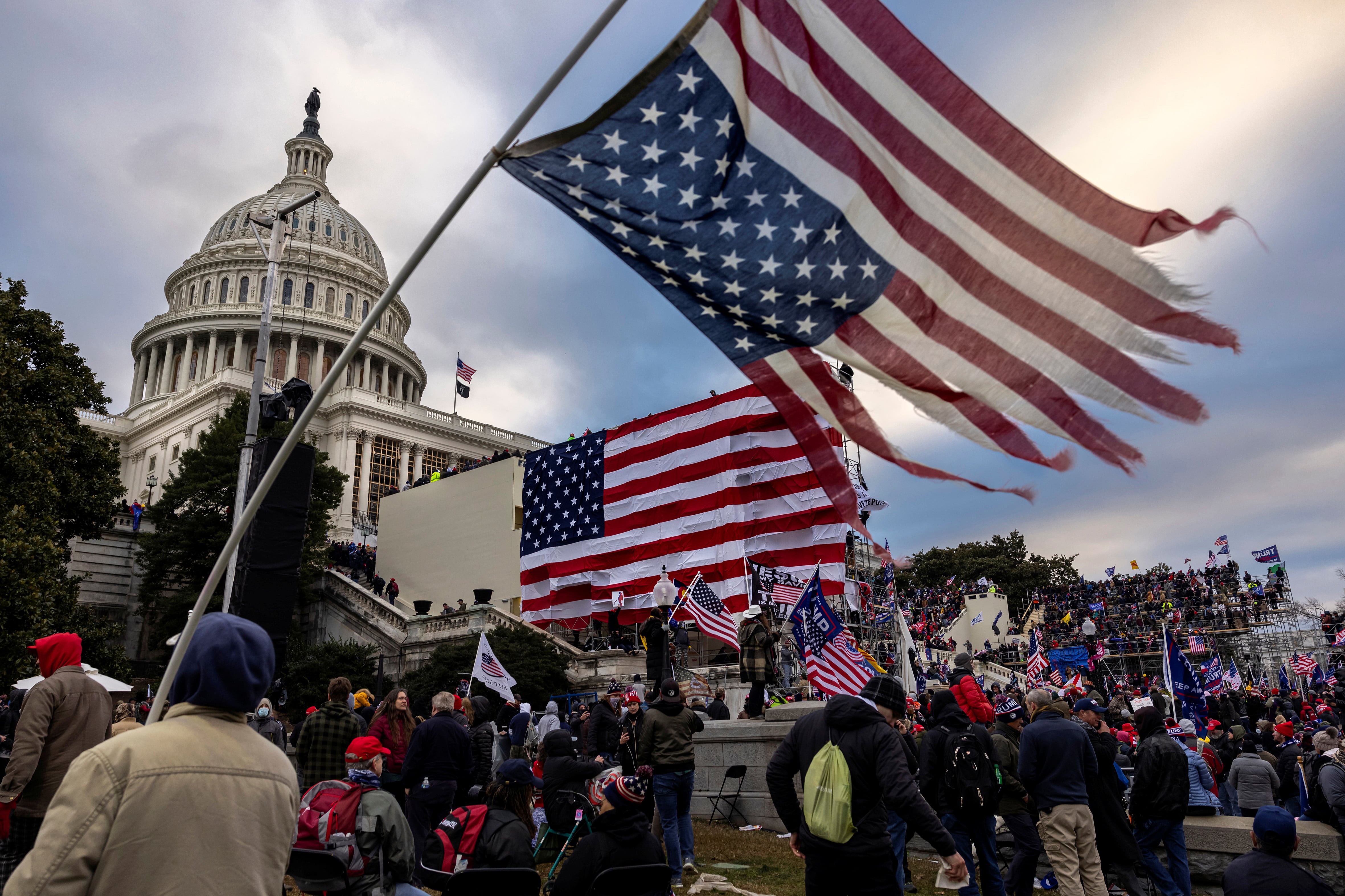 “Trump me va a indultar”: los asaltantes del Capitolio cantan victoria