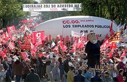 Manifestación de funcionarios en Madrid en el año 2000 en demanda de aumentos salariales.