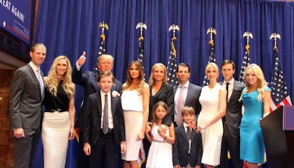 Donald Trump, junto a su familia.