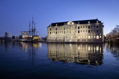 Vista del Het Scheepvaartmuseum, el museo Marítimo Nacional de los Países Bajos, en Ámsterdam.