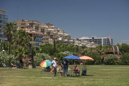 La burgesia valenciana enriquida amb l’especulació immobiliària apareix a la darrera novel·la de Martí Domínguez.