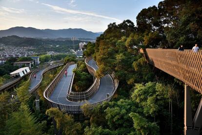 Panorámica de Trans-Urban Connector, un 'pulmón verde' que da acceso a los ciudadanos de la ciudad china de Fuzhou. Diseñado por LOOK Architects en 2017.