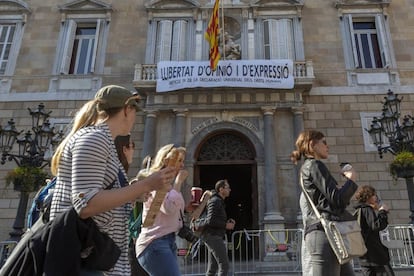 Pancartas en el Palau de la Generalitat de Cataluña 