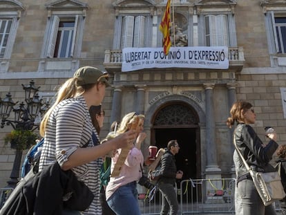 Pancartas en el Palau de la Generalitat de Cataluña 