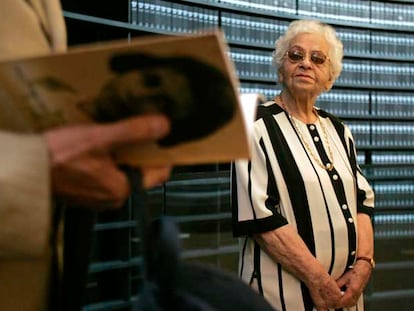 Stanislawa Sapinska, la amiga de Rtka que recuperó su diario, en el centro para la memoria del Holocausto Yad Vashem, el pasado mes de junio.