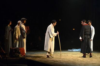 Julio Manrique, en el centro, junto a Marta Marco, Lluís Marco y Joan Garriga, a su izquierda, y Pablo Derqui y Borja Espinosa, a su derecha.