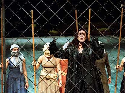 Gloria López, en una escena de 'Fuenteovejuna' , del Centro Andaluz de Teatro.