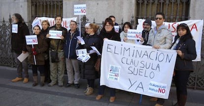 Concentración de miembros de la plataforma de afectados por las cláusulas suelo.