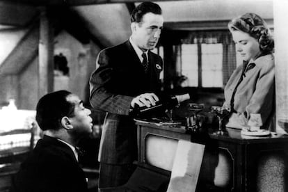 Fotograma de la película 'Casablanca`. 

La cita que recuerdas:

- “Tócala otra vez, Sam”.

La cita textual:

- “Tócala Sam, toca El tiempo pasará”.

La escena, aquí.