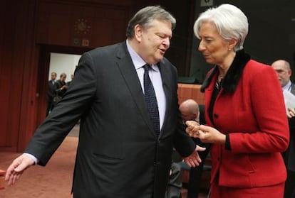 La responsable del FMI, Christine Lagarde, con el ministro de Finanzas griego, Evangelos Venizelos.